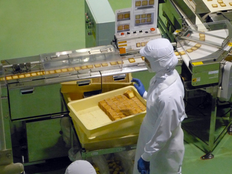 vente-FONTAN-min_japan_sapporo_chocolate_factory_label_packaging_cookie_machine_operator-961505